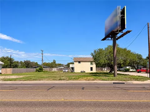 117 N Wells St, Kingsville, TX 78363