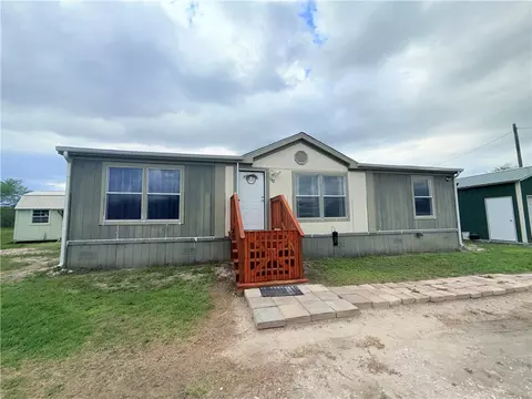 1312 Antonia St, Sinton, TX 78387