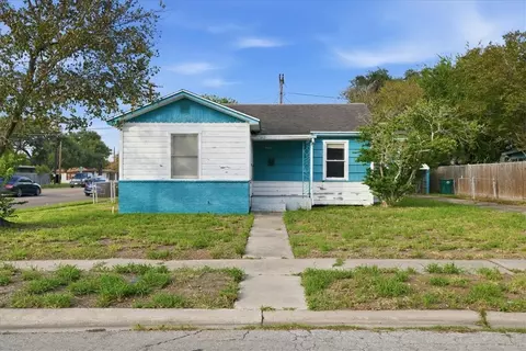 4002 Lamont St, Corpus Christi, TX 78411