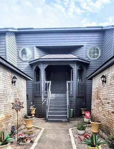210 Oak Bay St #1003, Rockport, TX 78382