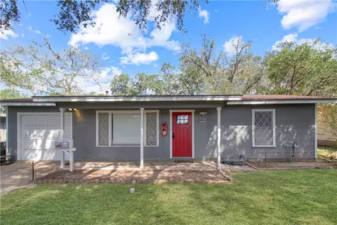 1602 N Fowler St, Beeville, TX 78102