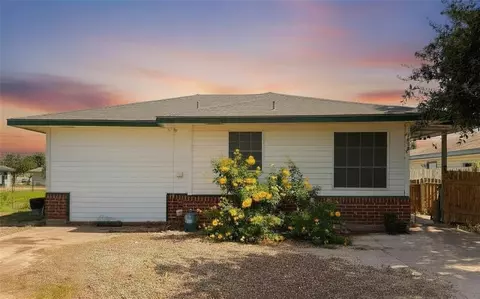 1913 Sandy Way, Corpus Christi, TX 78418