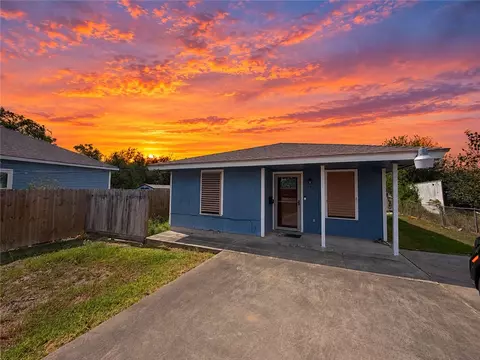125 Mohawk St, Corpus Christi, TX 78405