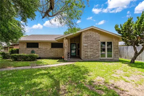 135 Granby Pl, Portland, TX 78374