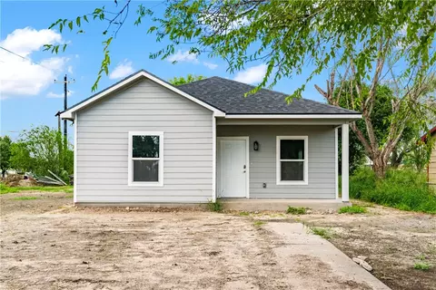 810 Saint Joseph St, Alice, TX 78332