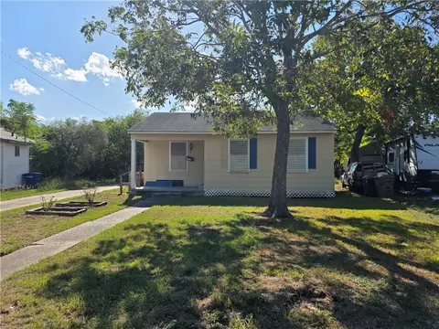 1513 Fern St, Corpus Christi, TX 78404