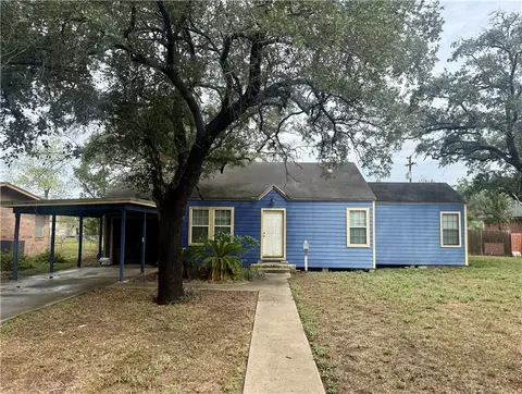 714 E Ragland Ave, Kingsville, TX 78363