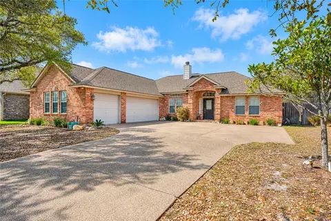 461 Augusta Dr, Rockport, TX 78382