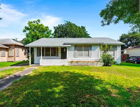 1014 Barracuda Pl, Corpus Christi, TX 78411