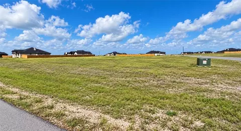 2153 London Ranch Dr, Corpus Christi, TX 78415