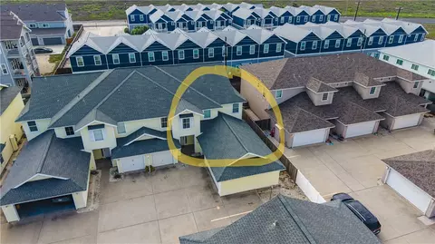 15110 Leeward Dr #304, Corpus Christi, TX 78418