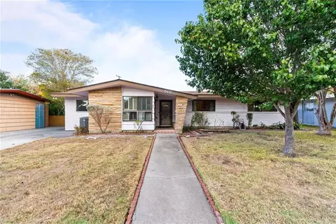 518 Dolphin Pl, Corpus Christi, TX 78411