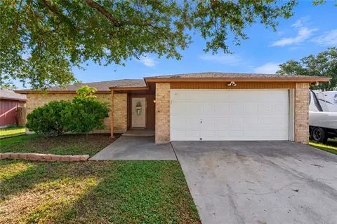 2838 Tumbleweed Dr, Corpus Christi, TX 78410