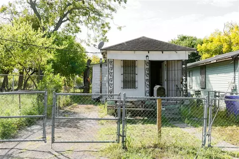 713 25th St, Corpus Christi, TX 78405