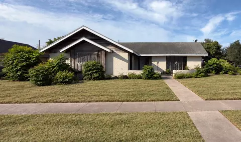 3221 Casa Bonita Dr, Corpus Christi, TX 78411