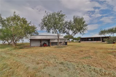 Exterior - 746 Egery Island Rd, Taft, TX 78390 photo 3 of 8