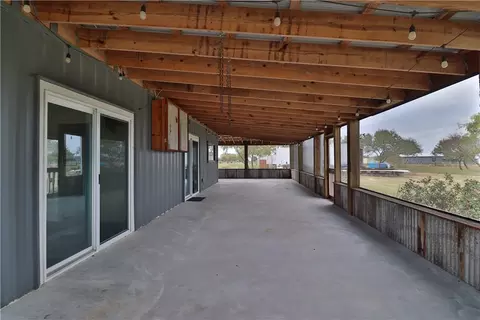 Exterior - 746 Egery Island Rd, Taft, TX 78390 photo 7 of 8