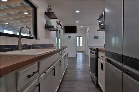 Kitchen - 746 Egery Island Rd, Taft, TX 78390 photo 5 of 5