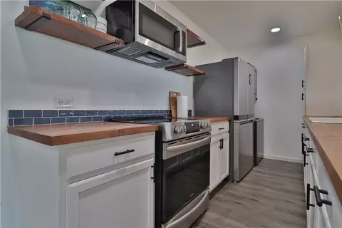 Kitchen - 746 Egery Island Rd, Taft, TX 78390 photo 2 of 5