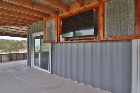 Exterior - 746 Egery Island Rd, Taft, TX 78390 photo 6 of 8