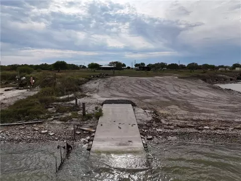 View/Area - 746 Egery Island Rd, Taft, TX 78390 photo 6 of 9