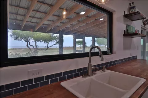 Kitchen - 746 Egery Island Rd, Taft, TX 78390 photo 4 of 5