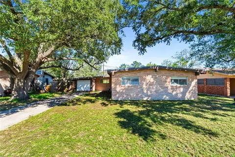 908 W Avenue G Ave, Kingsville, TX 78363