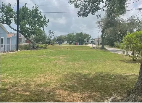 101 101 E Cornwall St, Rockport, TX 78381