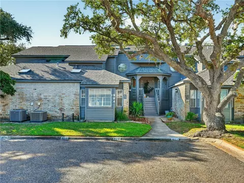 210 Oak Bay St #904, Rockport, TX 78382