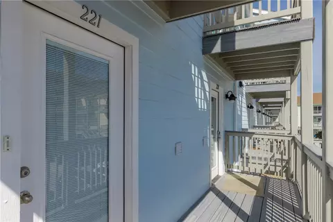 14802 Windward Dr #221, Corpus Christi, TX 78418