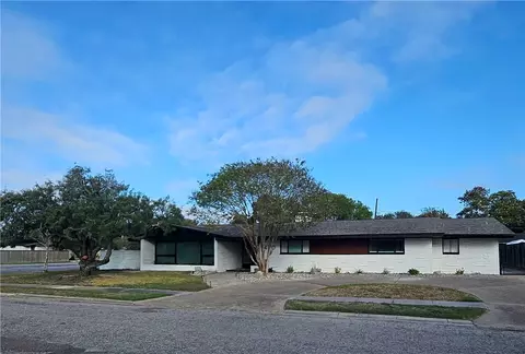 450 Bermuda Pl, Corpus Christi, TX 78411
