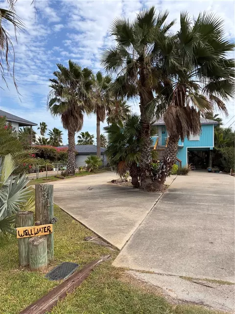331 Trojan St, Port Aransas, TX 78373