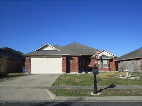 6830 Windy Creek Dr, Corpus Christi, TX 78414