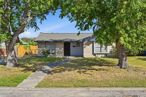 109 Rice Dr, Portland, TX 78374