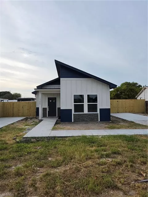1746 Waldron Rd, Corpus Christi, TX 78418