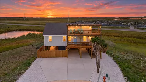 165 Breezy Ct, Port Aransas, TX 78373