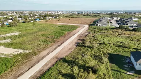 372 Rattlesnake Pt, Rockport, TX 78382