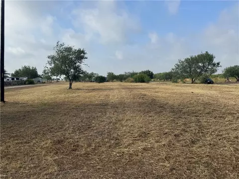 4293 Railroad, Robstown, TX 78380