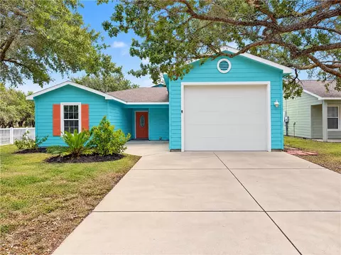 134 Treasure St, Rockport, TX 78382