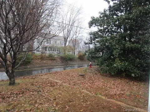 350 E Oak St, Marion, NC 28752 photo 21