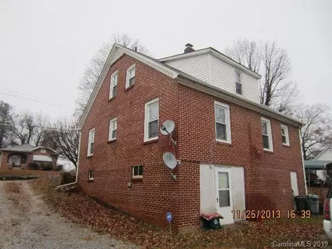 350 E Oak St, Marion, NC 28752 photo 3