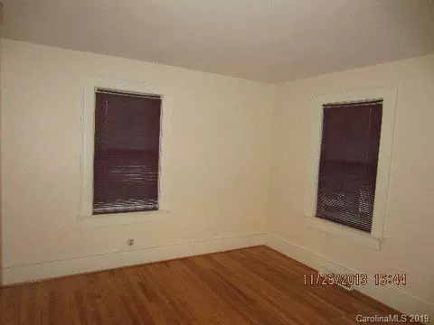 350 E Oak St, Marion, NC 28752 photo 15