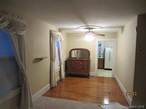 350 E Oak St, Marion, NC 28752 photo 5