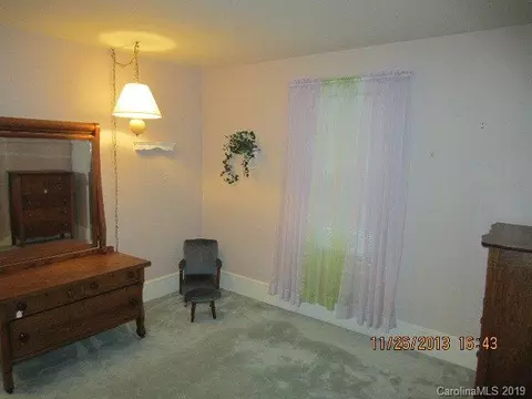 350 E Oak St, Marion, NC 28752 photo 9