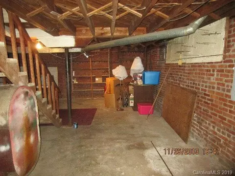 350 E Oak St, Marion, NC 28752 photo 19