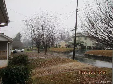 350 E Oak St, Marion, NC 28752 photo 23