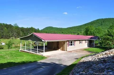 105 Randall Rd, Marion, NC 28752 photo 2