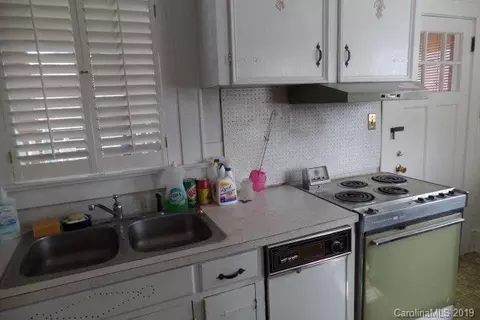 581 Rutherford Rd, Marion, NC 28752 photo 8