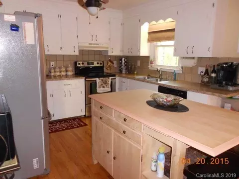 321 Wright Rd, Marion, NC 28752 photo 5
