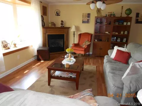321 Wright Rd, Marion, NC 28752 photo 4